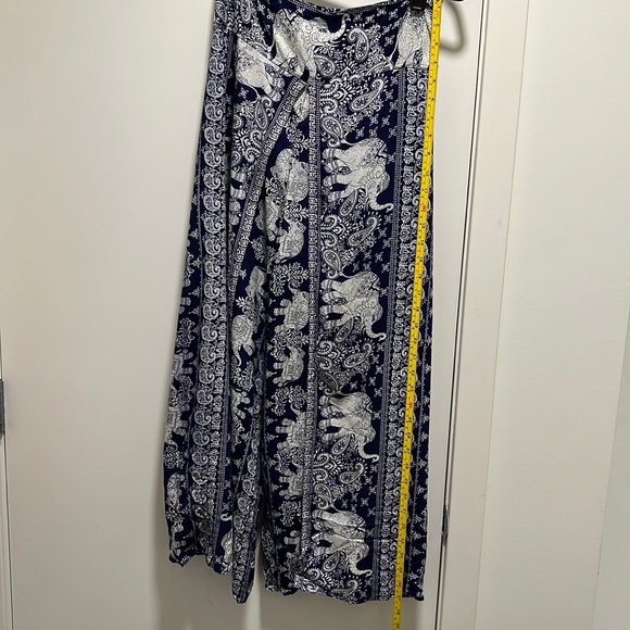 Boho pants in elephant print with open leg detailing - Picture 6 of 8